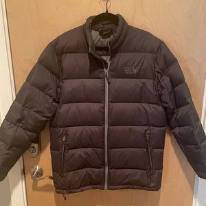 Mountain Hardware insulated coat. Mens size: Large
